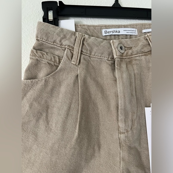 Bershka lightweight shorts in beige - Picture 6 of 9